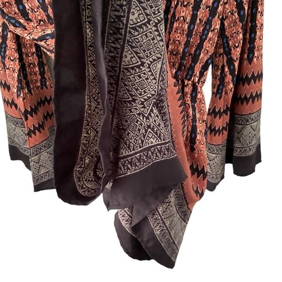 Fab'rik Aztec/Tribal Print V-Neck Long Sleeve Romper in Size Small - Picture 9 of 12